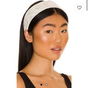 Devon Windsor Headscarf in Frost